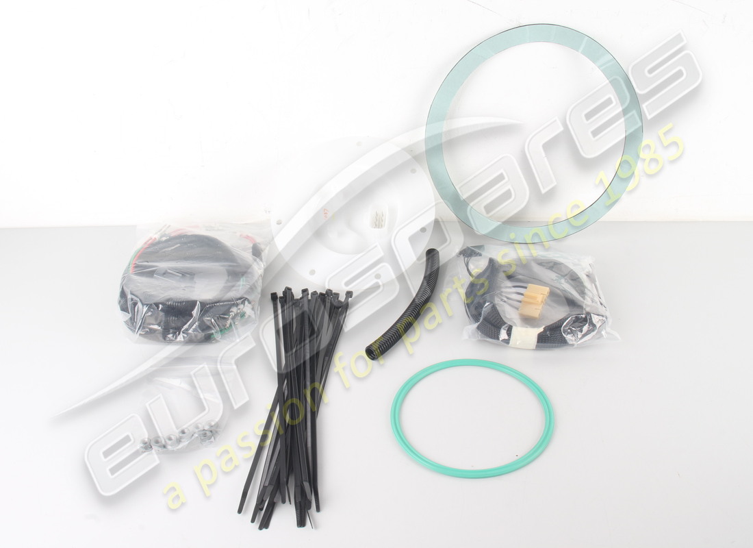 new aston martin kit, harness, f/tank. part number dd433710175 (1)