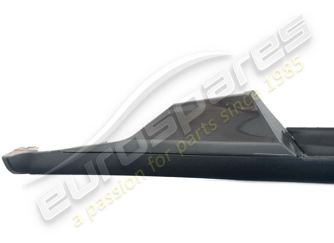 used ferrari complete lh sill trim panel. part number 901716 (2)