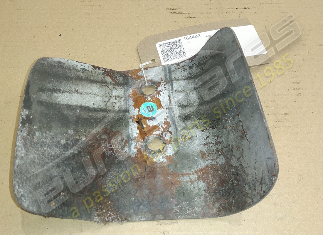 used ferrari lh shield. part number 164482 (2)