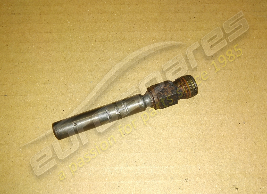 used ferrari fuel injector. part number 113975 (1)