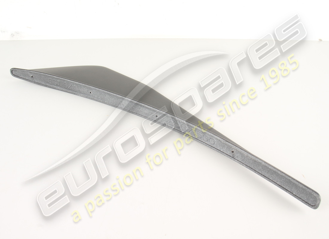 new ferrari lh outer fin. part number 85671500 (3)