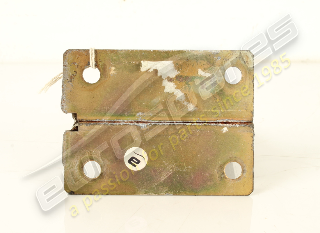 used ferrari rh bumper support. part number 65033000 (3)