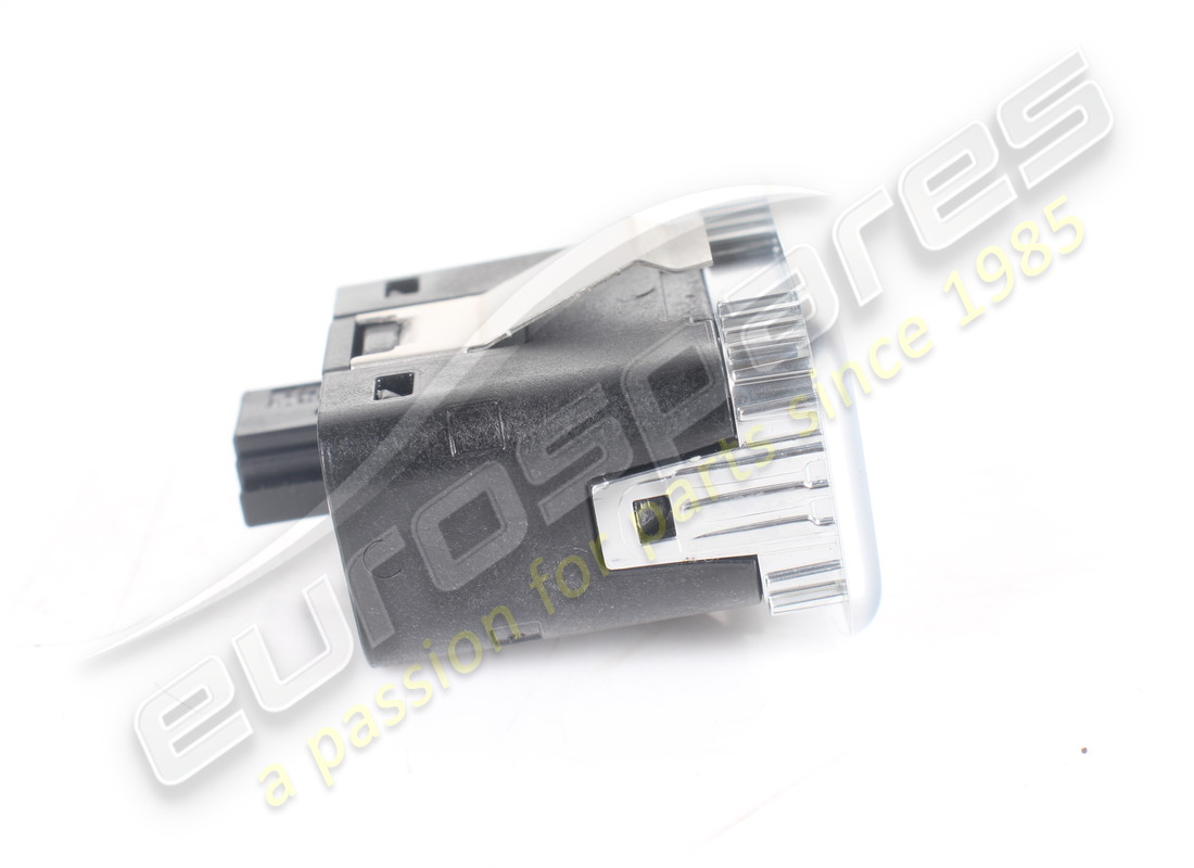 USED FERRARI CLOSE TAILGATE BUTTON. PART NUMBER 319572 (5) used ferrari close tailgate button. part number 319572 (5)