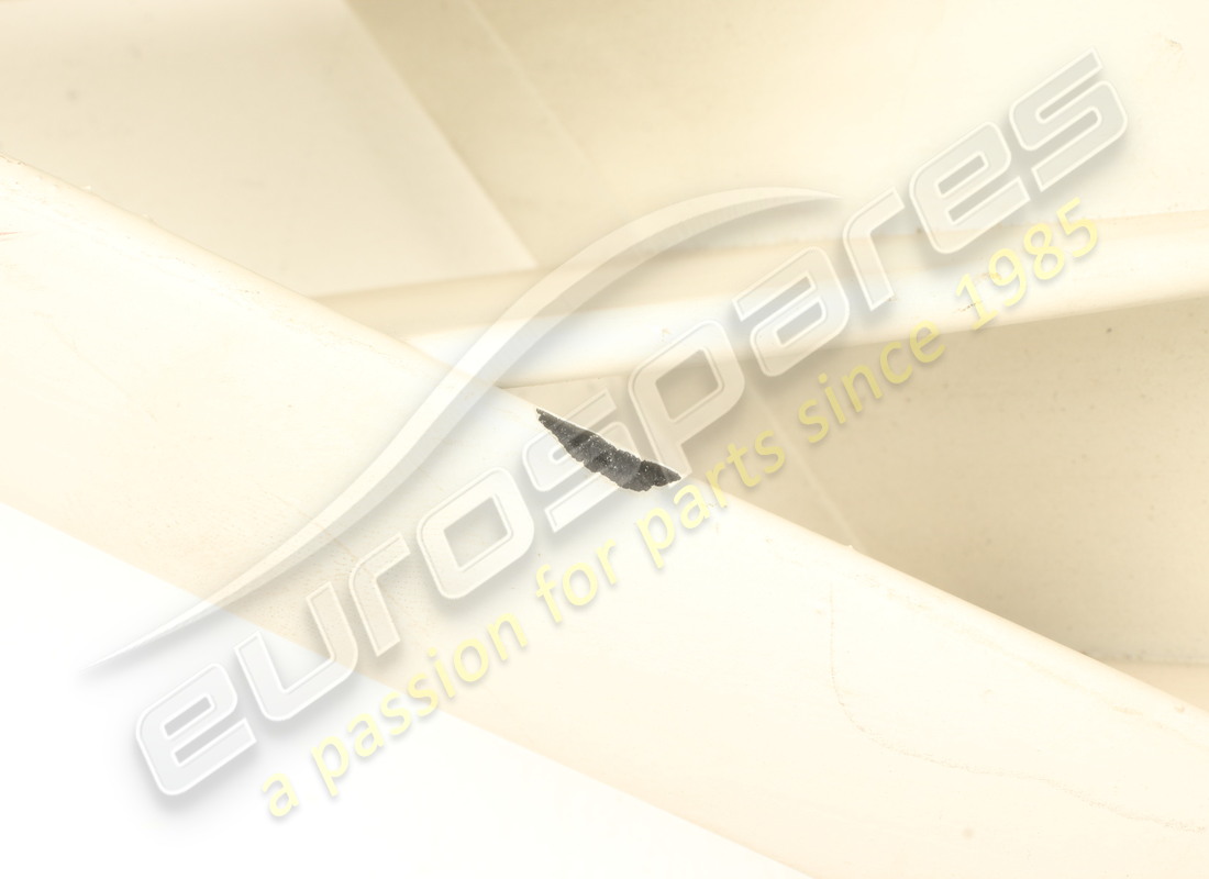 new ferrari rh side intake grille (plastic). part number 60671200 (2)