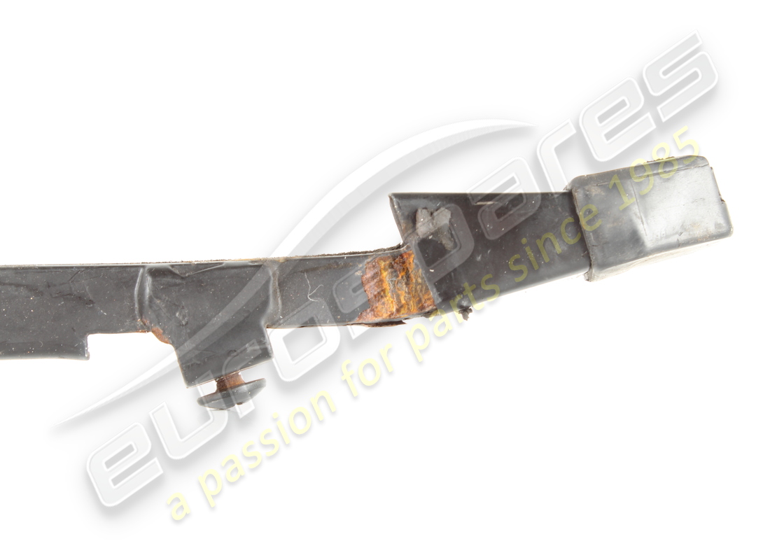 used ferrari rh rear door glass channel gts. part number 60292208 (5)