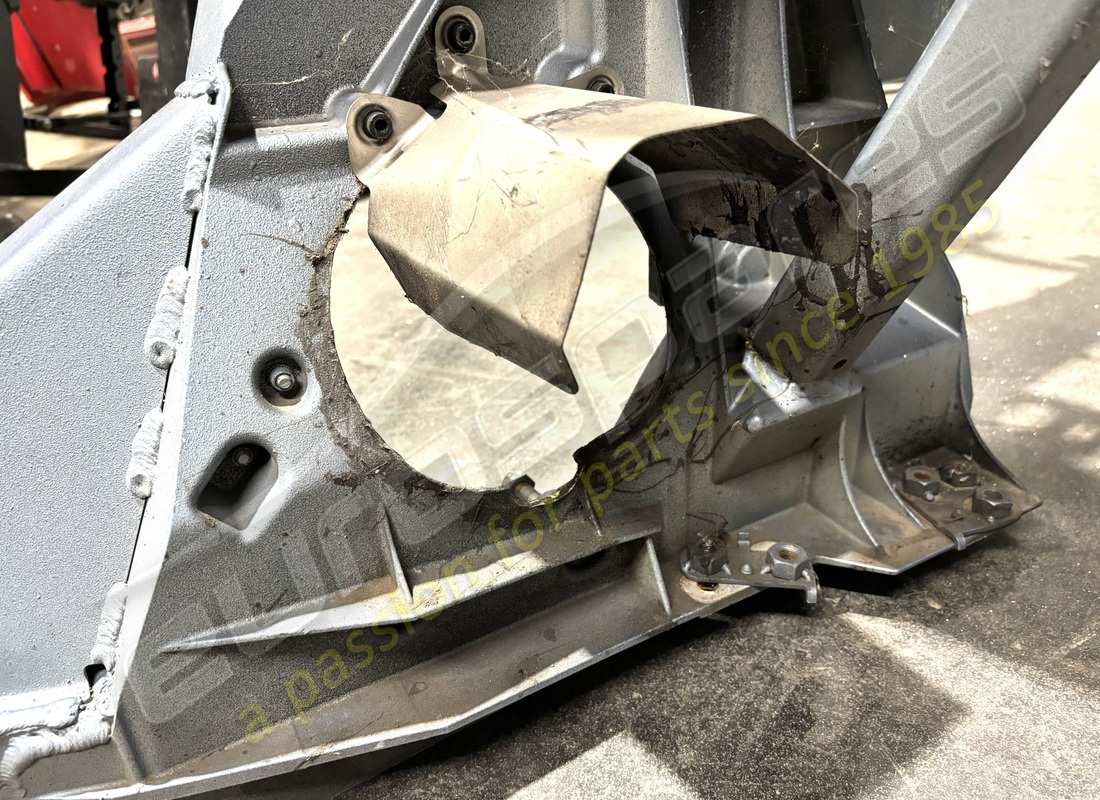 damaged ferrari rear subframe. part number 985280290 (9)