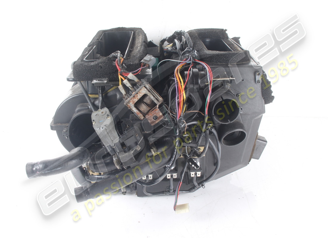 USED MASERATI AIR COND. ASSEMBLY. PART NUMBER 375501005 (3) used maserati air cond. assembly. part number 375501005 (3)