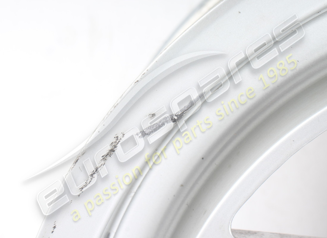 USED FERRARI REAR ROAD WHEEL 8JX16. PART NUMBER 130905 (4) used ferrari rear road wheel 8jx16. part number 130905 (4)