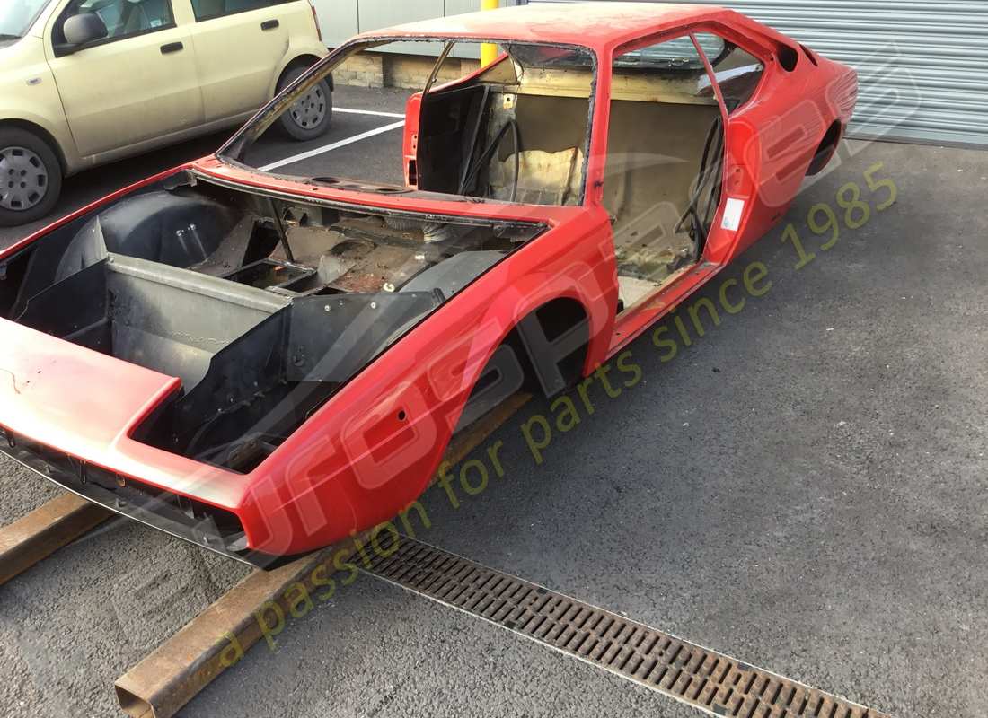 used eurospares ferrari 308 gt4 dino (1979) rhd bodyshell & chassis. part number eap1390100 (1)