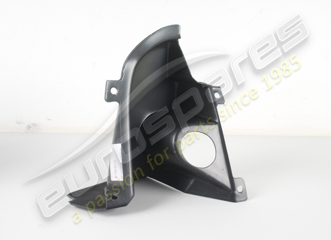 new maserati bumper side air duct. part number 67564900 (2)