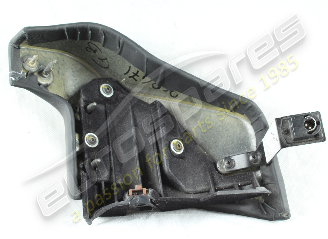 used ferrari lh lower pannel. part number 82760400 (2)
