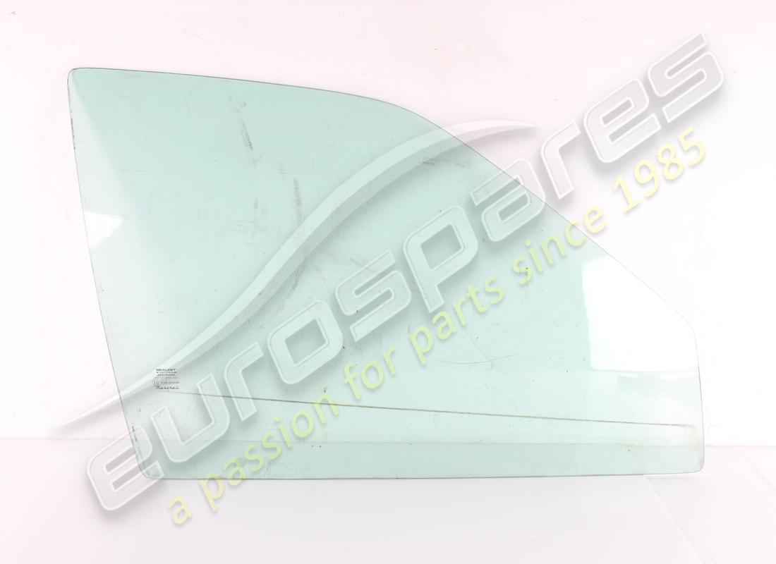 USED Maserati FRONT RH DOOR WINDOW GLASS . PART NUMBER 377700330 (1)