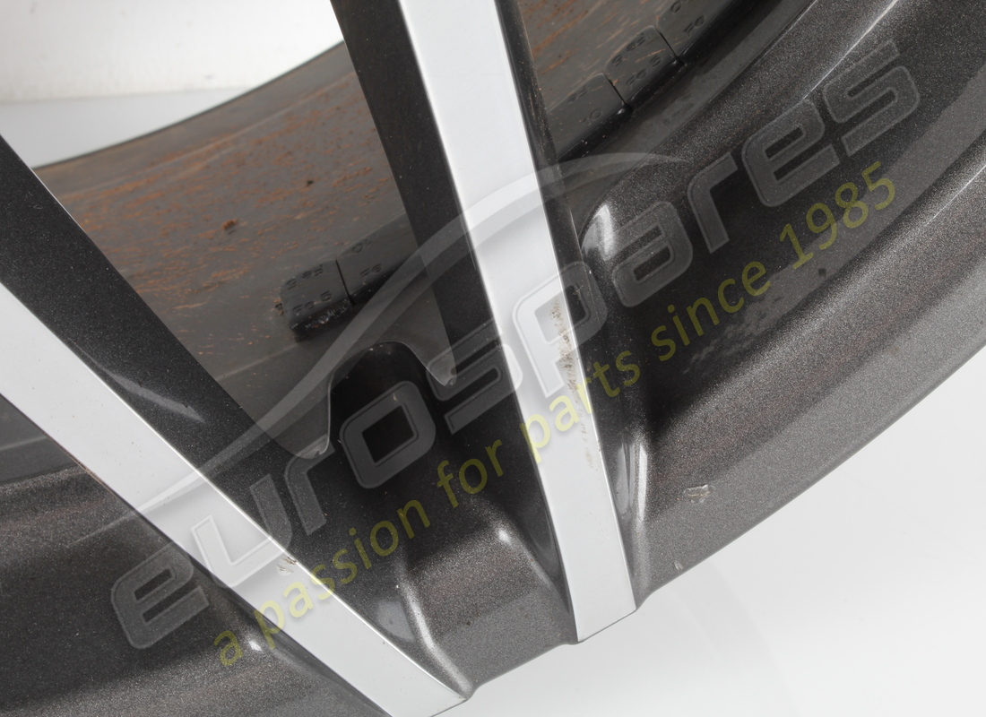 used ferrari front wheel 20. part number 303333 (6)