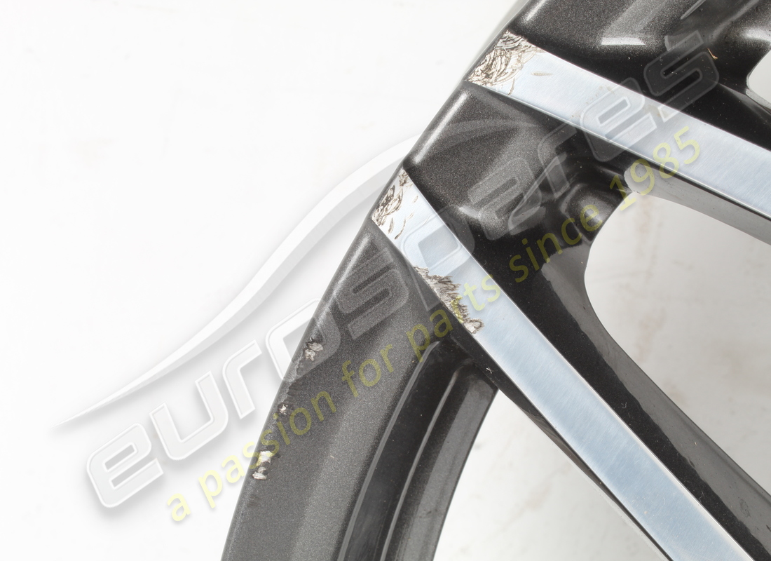 used ferrari front wheel 20. part number 303333 (5)