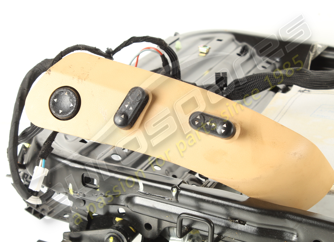 used maserati lh front cushion frame -va. part number 980139482 (6)