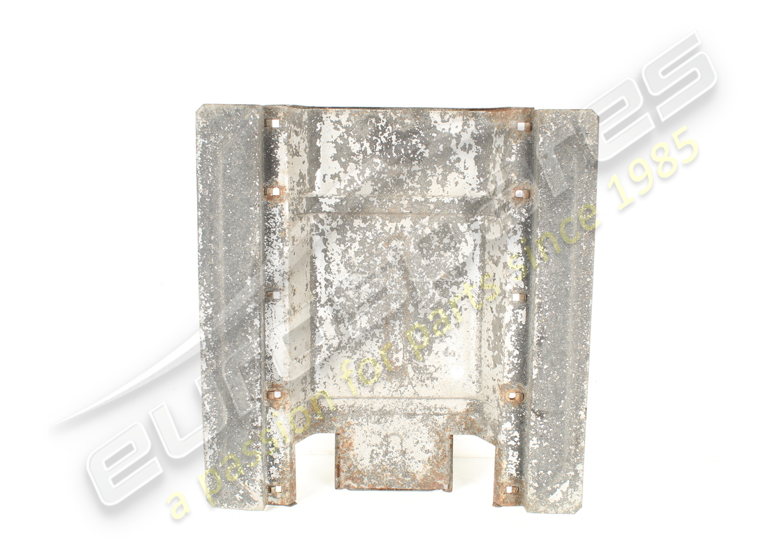 USED MASERATI REAR RH GUARD 8 CYLINDER. PART NUMBER 379031118 (3) used maserati rear rh guard 8 cylinder. part number 379031118 (3)