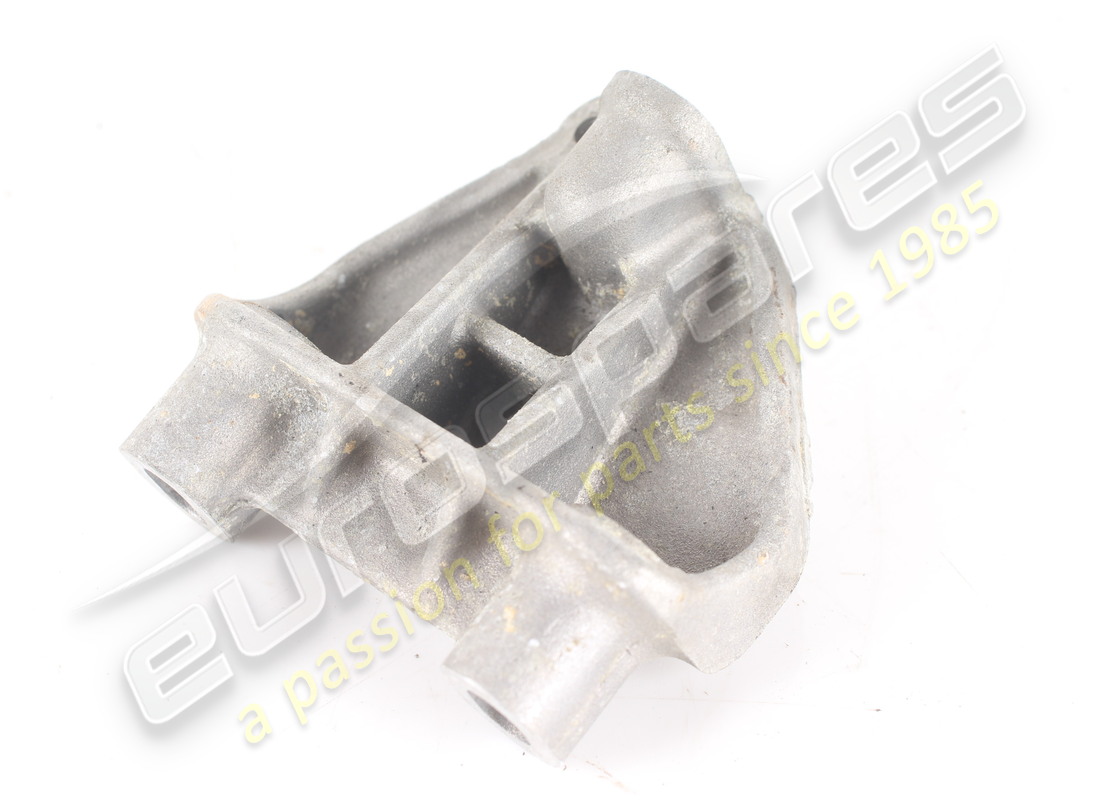 USED FERRARI REAR FASTENER MOUNT. PART NUMBER 300177 (4) used ferrari rear fastener mount. part number 300177 (4)