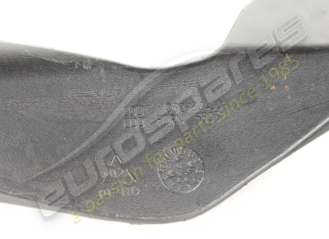 used ferrari rh rear cabin air foot duct. part number 82922400 (2)