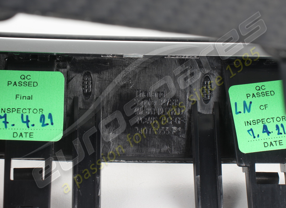new lamborghini mascherina. part number 4ml853191e (6)