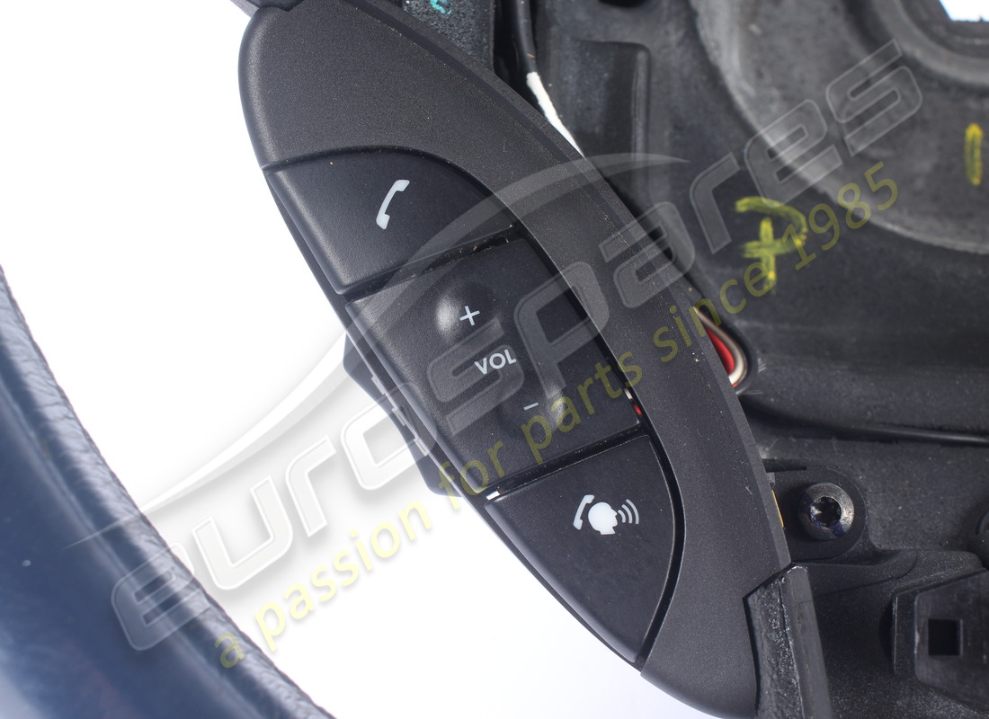 used aston martin steering wheel, leather, cruise, bluetooth. part number 6g433600dbw (5)