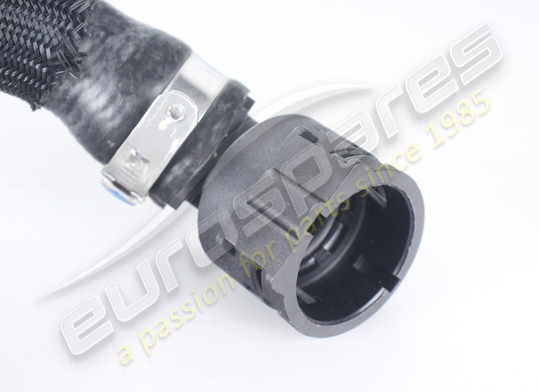 NEW MASERATI WATER DELIVERY SLEEVE TO HEATING SYSTEM. PART NUMBER 670102573 (3) new maserati water delivery sleeve to heating system. part number 670102573 (3)