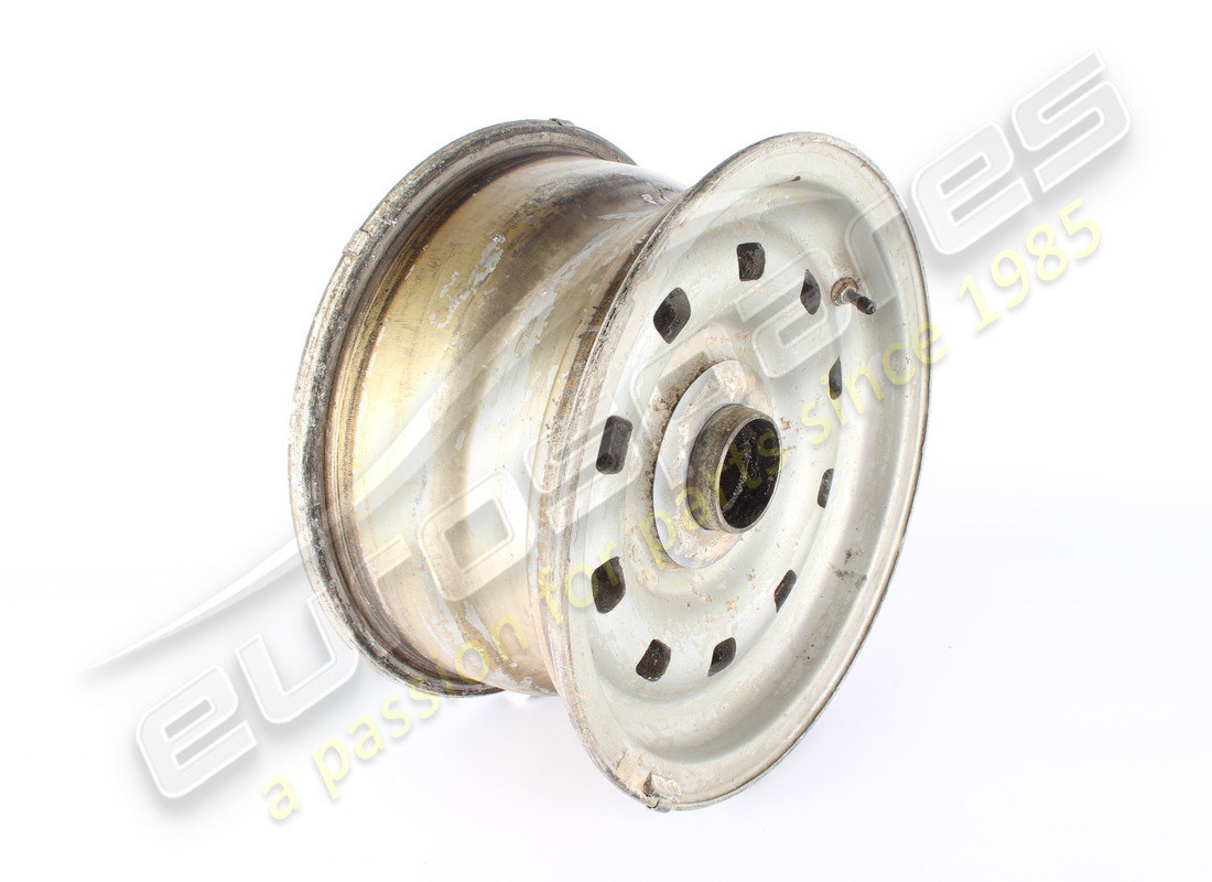 used ferrari road wheel 7.5 x 15''. part number 700337 (4)