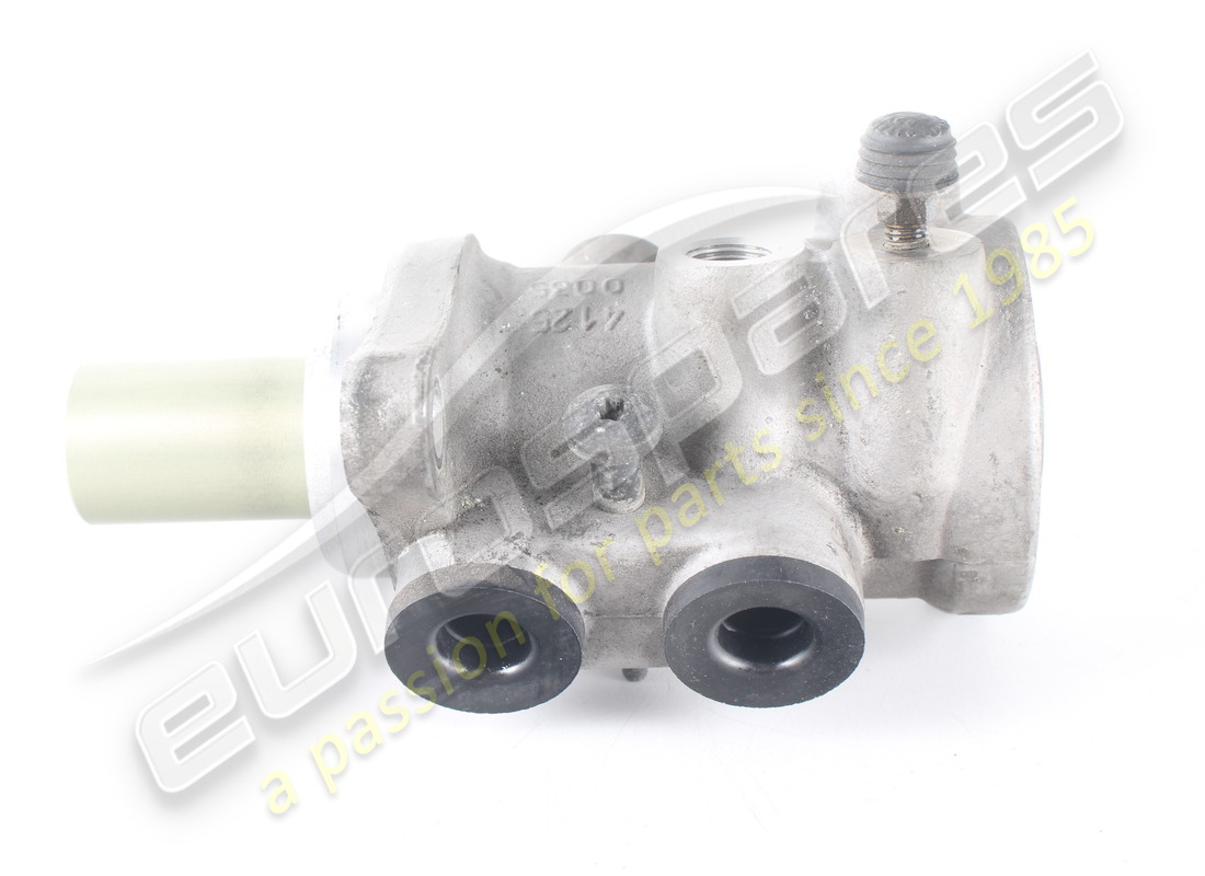 used aston martin br master cylinder assembly. part number 4g433310211 (3)