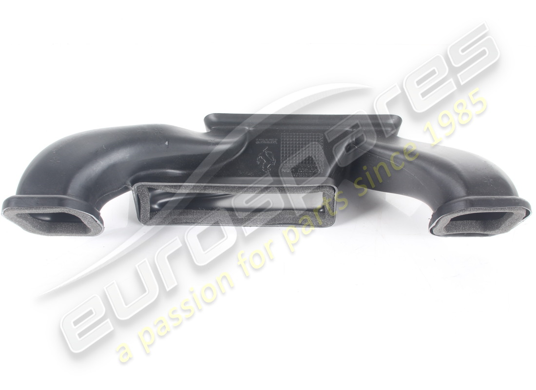 USED FERRARI CENTRE DUCT. PART NUMBER 88201500 (2) used ferrari centre duct. part number 88201500 (2)