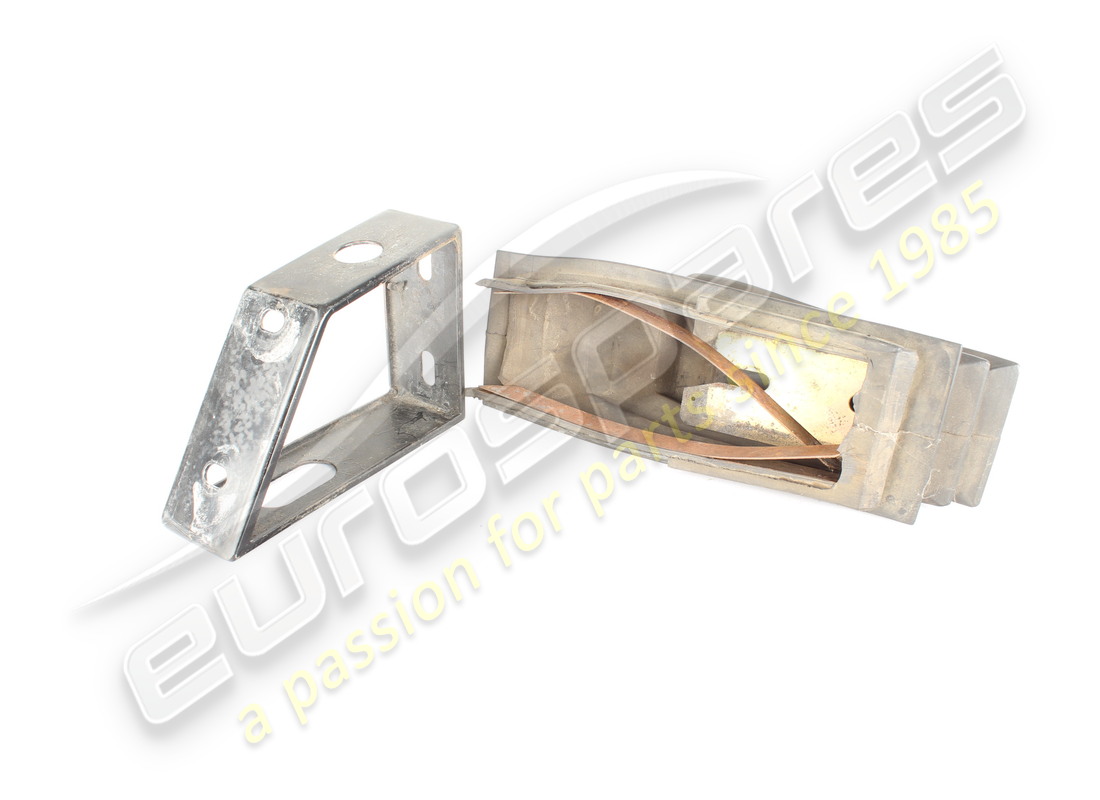 used lamborghini rh rear bumper centre mount. part number 009463228 (2)