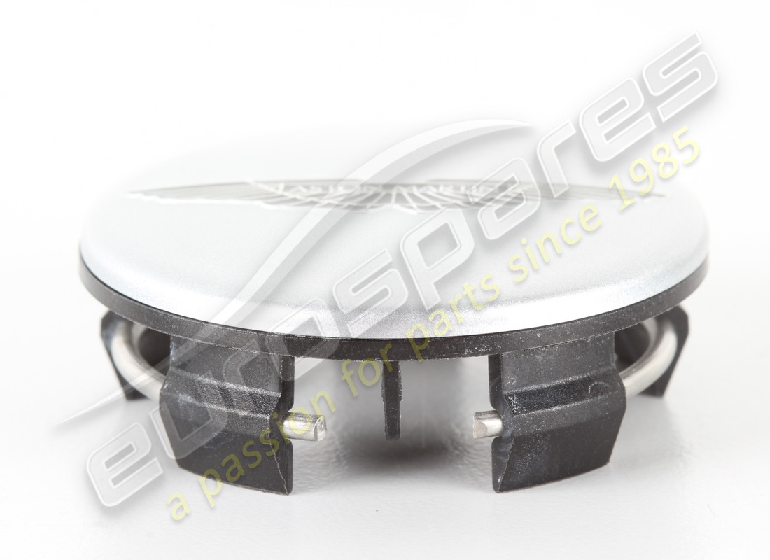 new aston martin wheel badge-silver. part number ay2y1a096aa (2)