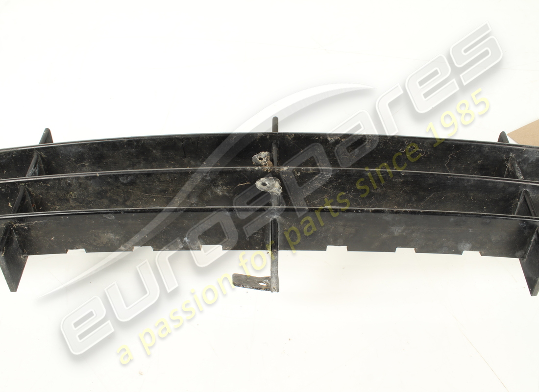 damaged ferrari front radiator grille. part number 64909900 (4)