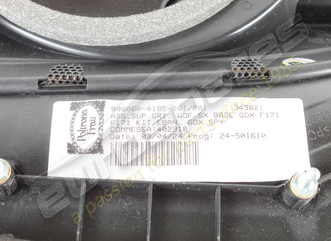 used ferrari complete lh woofer grille mount. part number 976340 (5)