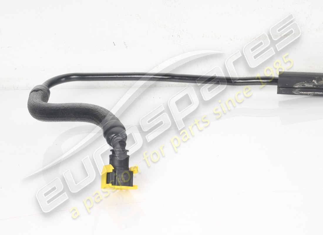 used ferrari pipe from lh tank. part number 863932 (2)