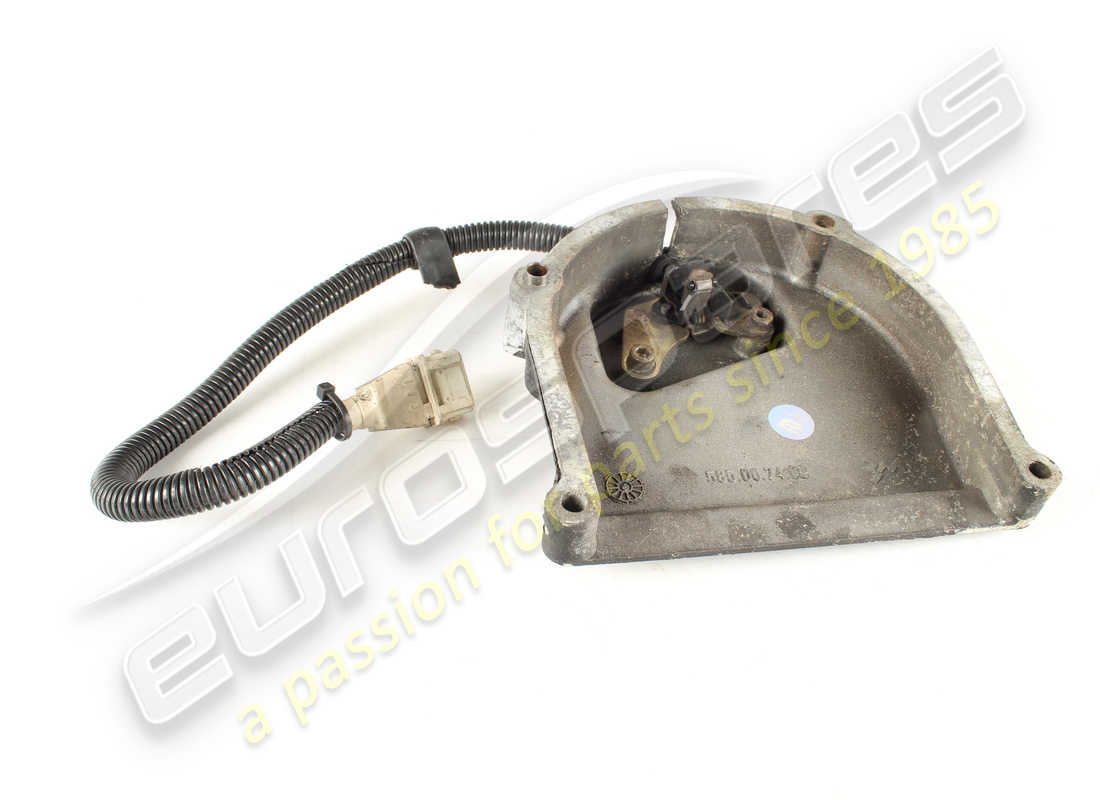 used maserati front rh sensor holder cover. part number 585007400 (2)