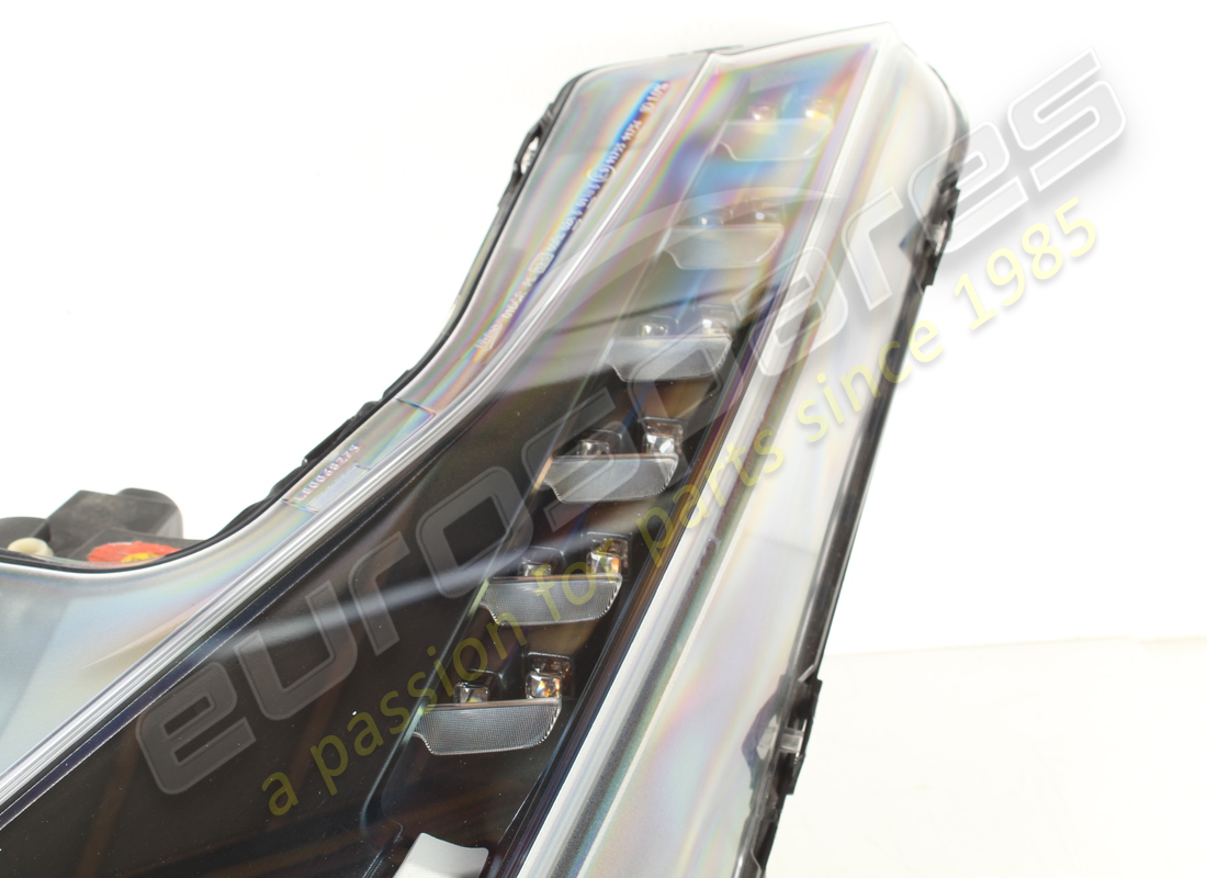 used ferrari lh bi-xenon headlight. part number 318962 (2)