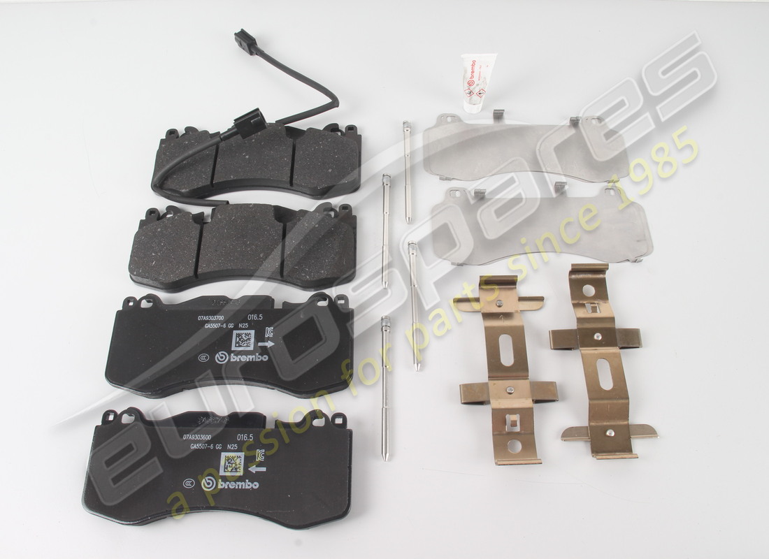 new maserati front pads kit. part number 673013776 (1)