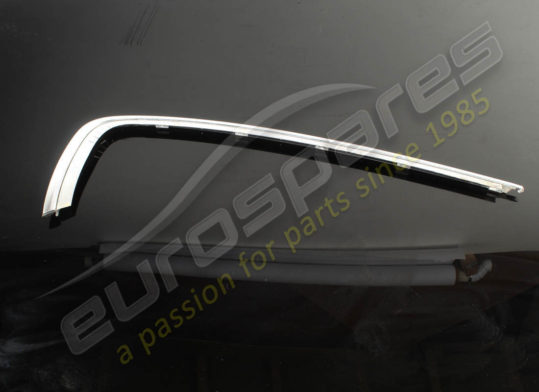 USED Maserati RH UPPER REAR MOULDING . PART NUMBER 68473500 (1)