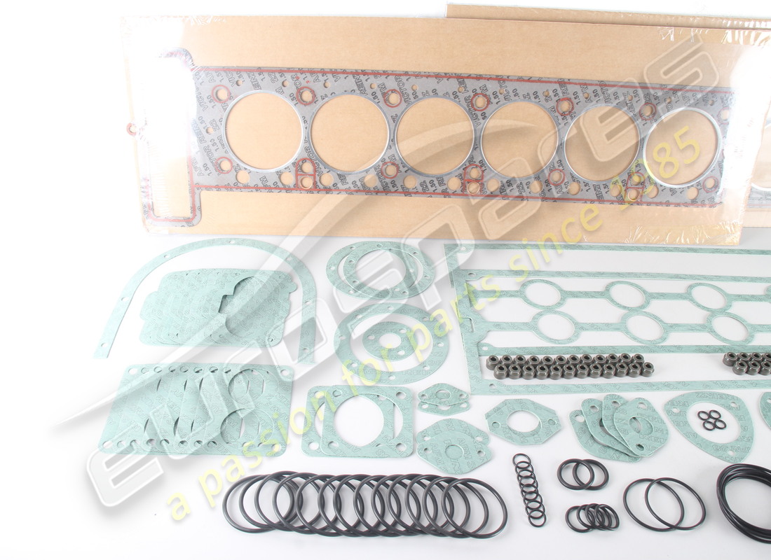 NEW EUROSPARES ENGINE GASKET KIT. PART NUMBER 001526497 (2) new eurospares engine gasket kit. part number 001526497 (2)
