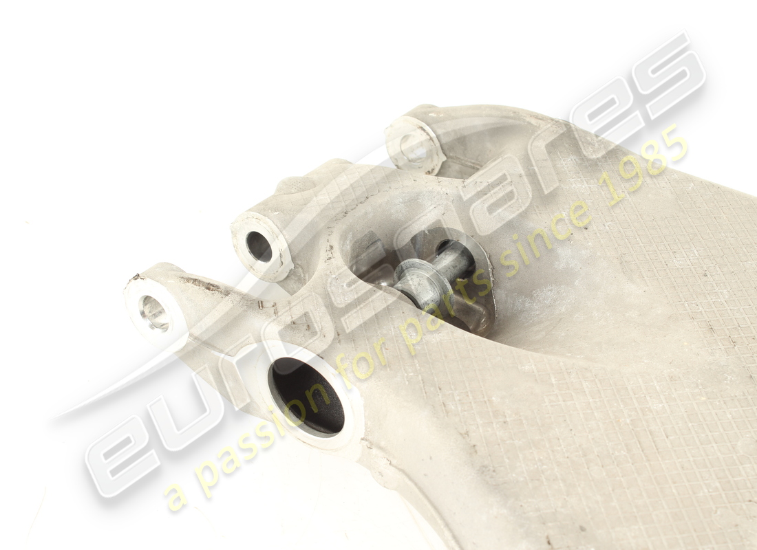 used ferrari complete lh rear lower arm. part number 911176 (2)