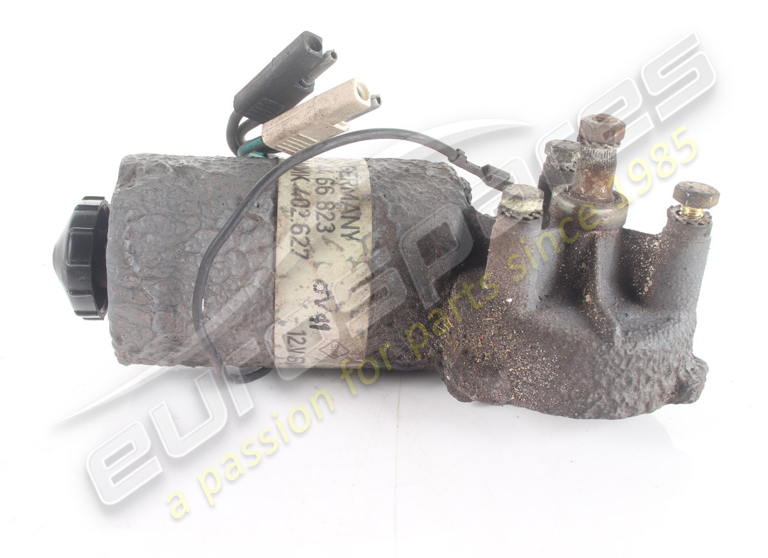 USED FERRARI HEADLIGHT LIFTING MOTOR. PART NUMBER 172535 (2) used ferrari headlight lifting motor. part number 172535 (2)