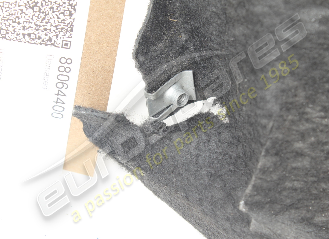 damaged ferrari riparo v.ruota ant. parte an. part number 88064400 (4)