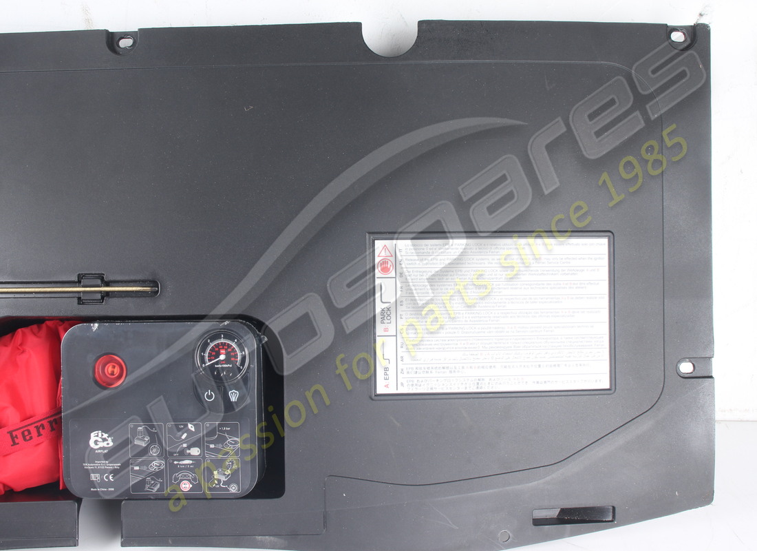 USED Ferrari KIT FOR TOOLS . PART NUMBER 329201 (1)