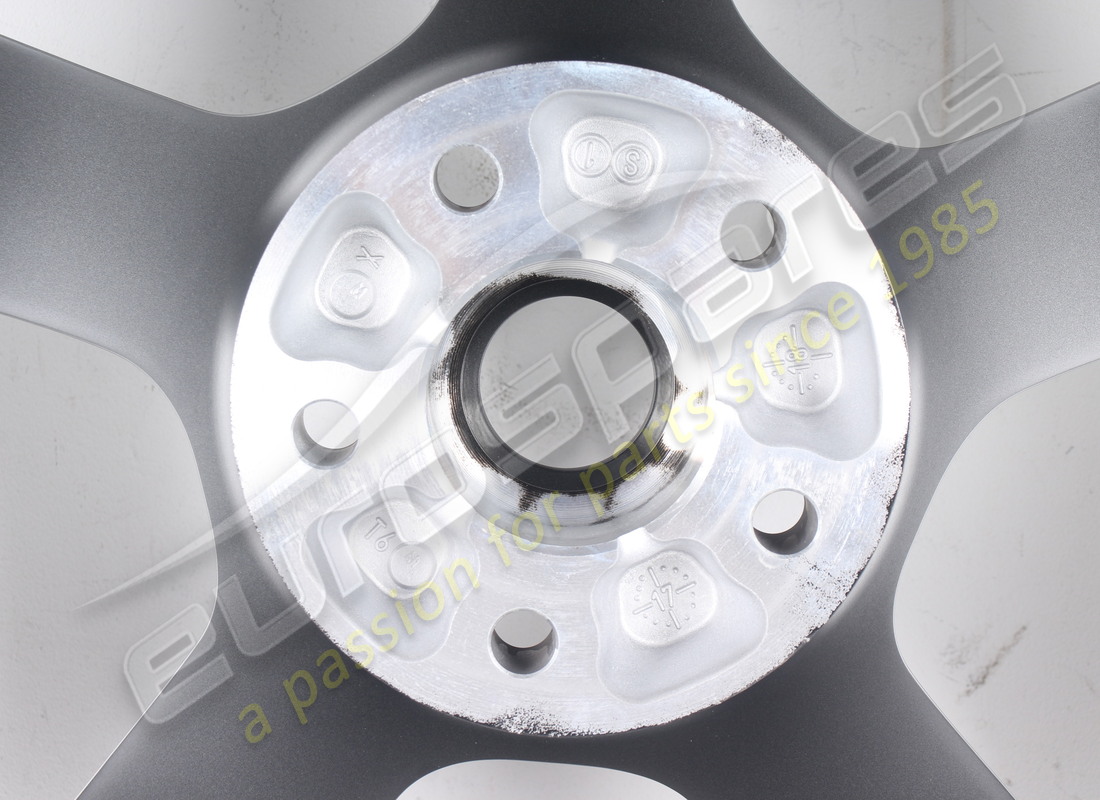 NEW FERRARI REAR WHEEL. PART NUMBER 336561 (4) new ferrari rear wheel. part number 336561 (4)