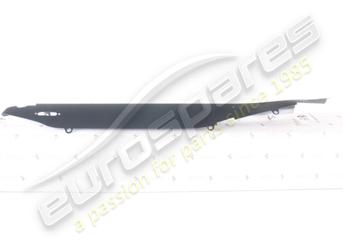 new ferrari trim panel over glove compar. part number 86173700 (4)