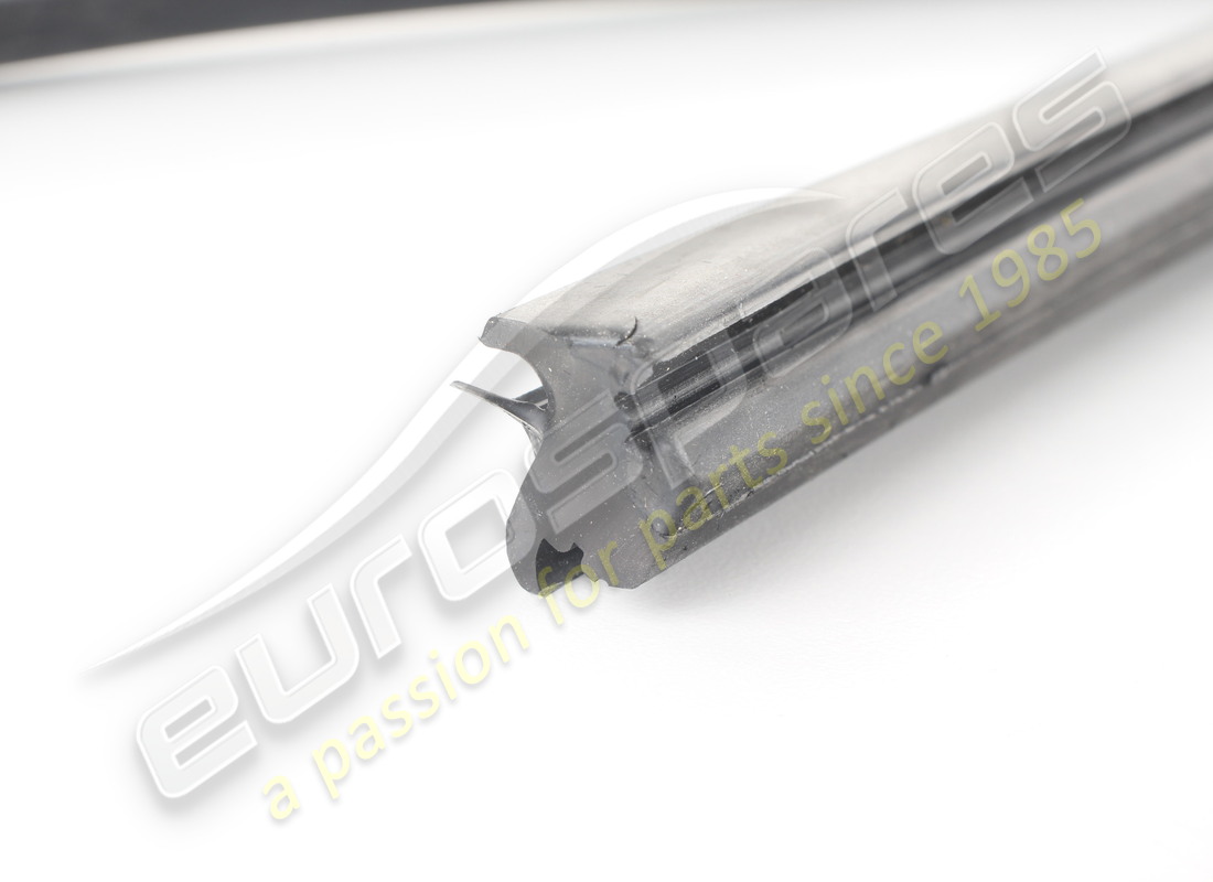 new eurospares lh front quarter light rubber. part number 20065108 (4)