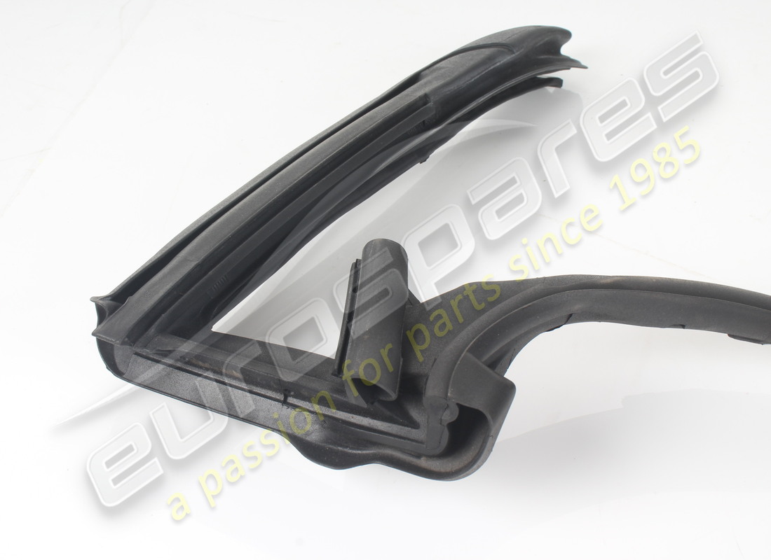 used ferrari guarnizione contorno porta d. part number 788061 (2)