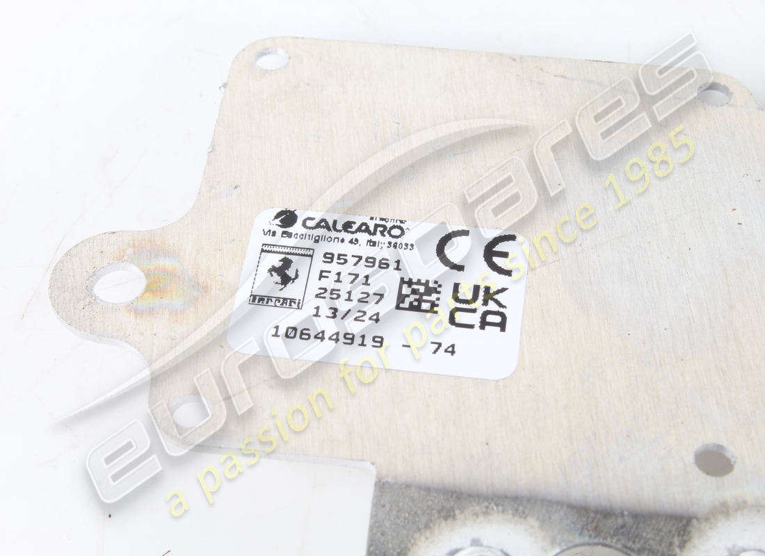 used ferrari antenna gnss. part number 957961 (3)