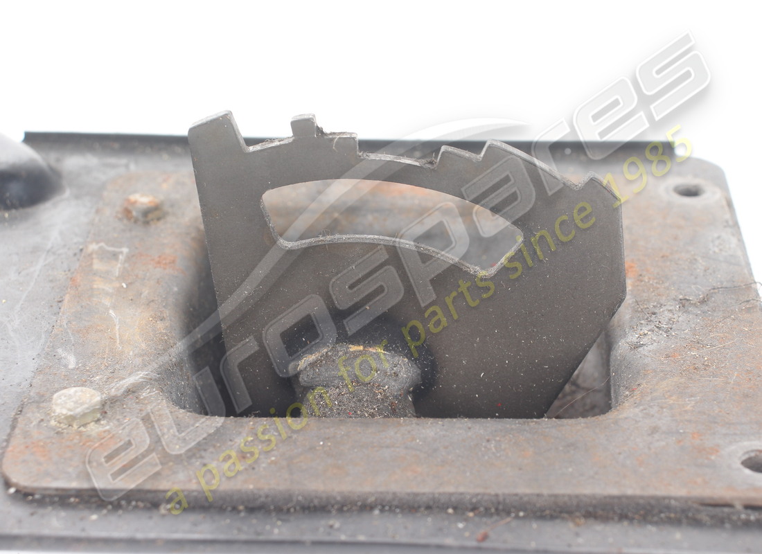 USED MASERATI COMPLETE PLATE ON TUNNEL. PART NUMBER 365209151 (7) used maserati complete plate on tunnel. part number 365209151 (7)