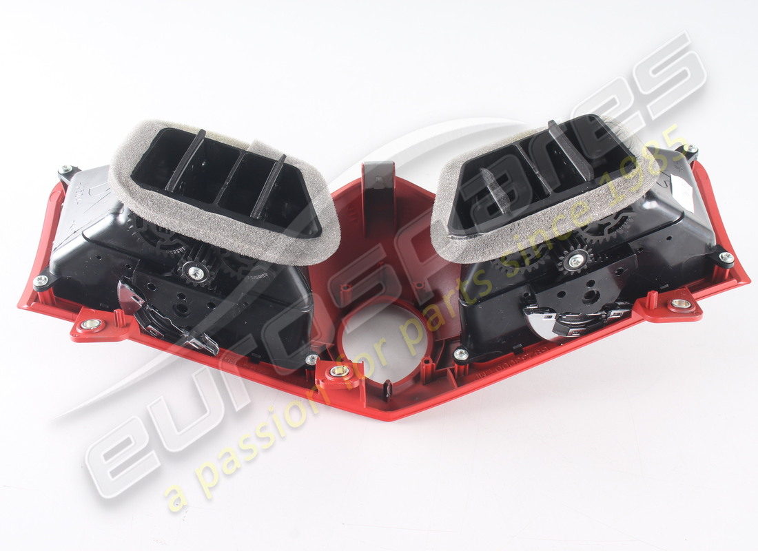 NEW MASERATI CENTRAL OPENING CORALLORED. PART NUMBER 68233024 (3) new maserati central opening corallored. part number 68233024 (3)