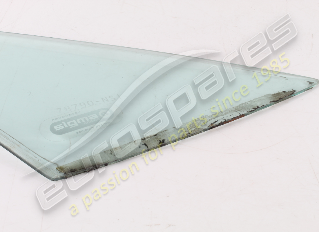 used ferrari rh quarter glass gts. part number 62344400 (3)